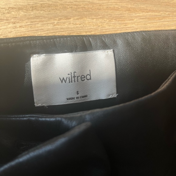 Wilfred pleather shorts - Picture 3 of 3